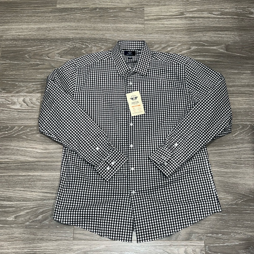 Dockers dress shirt. Size L. NWT